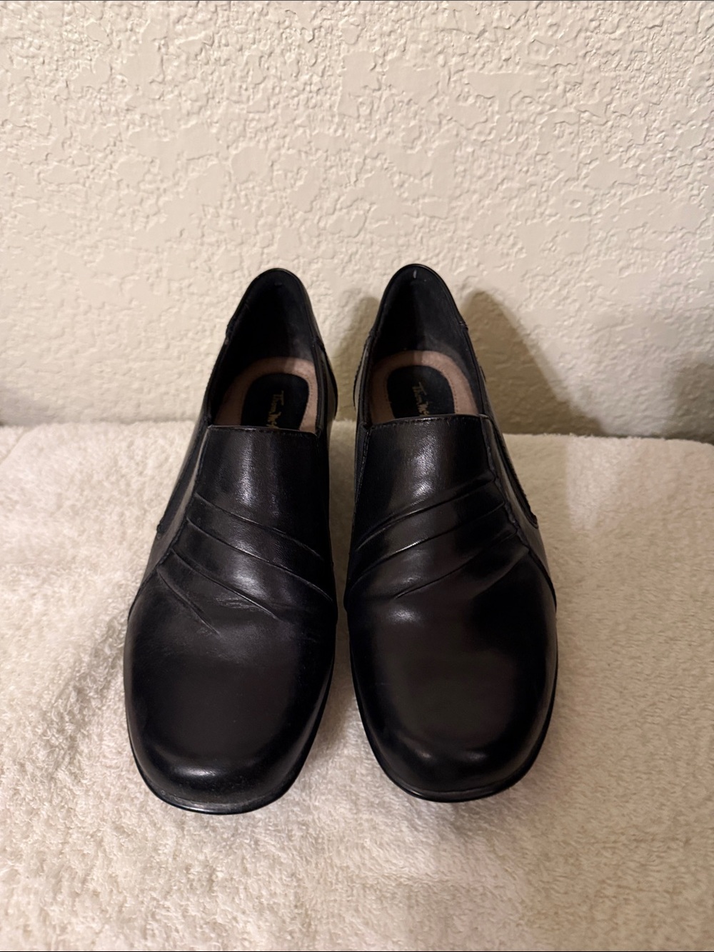 Thom McAn Women’s Black Leather Slip-On Shoes Size 8M